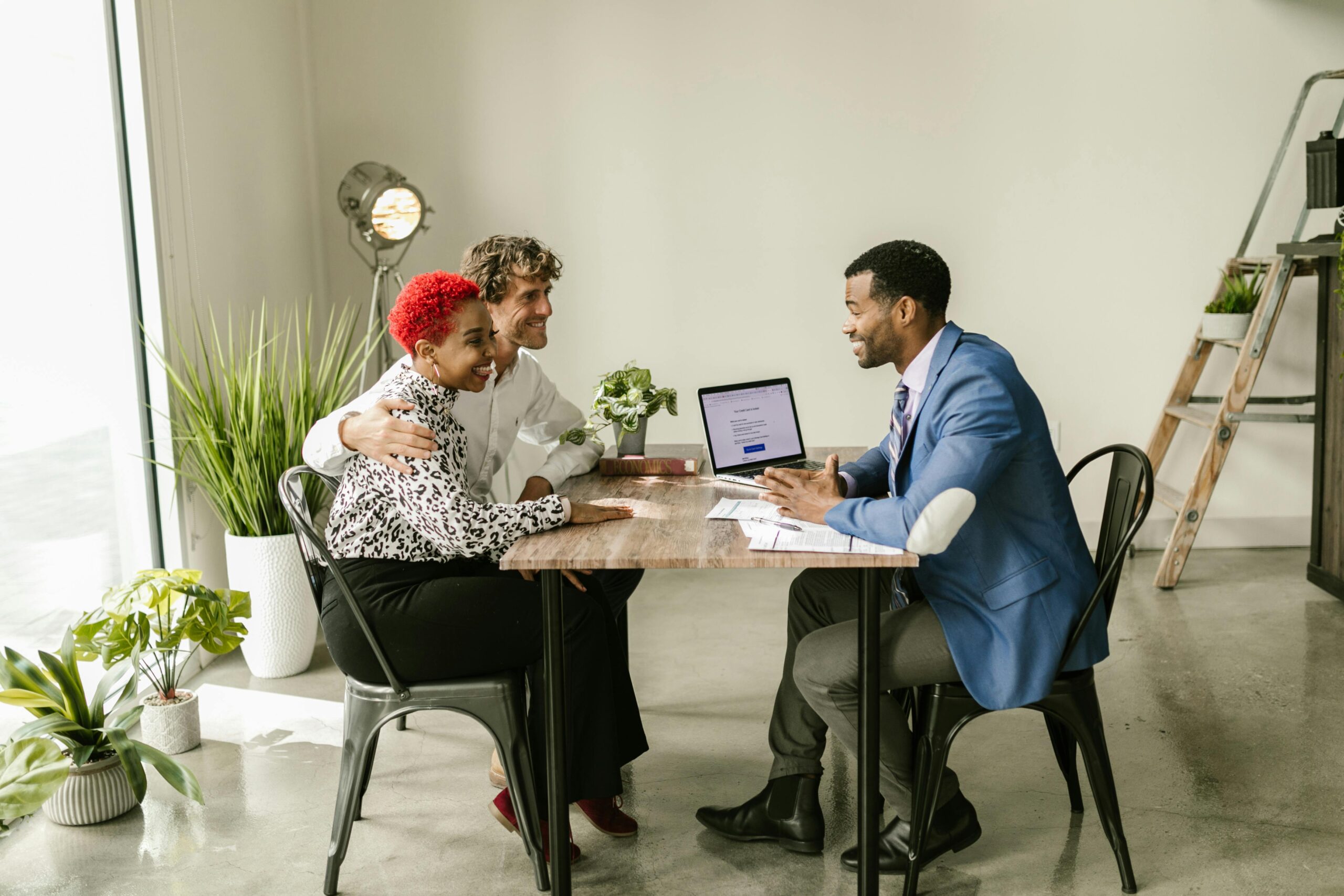What Successful SEO Agencies Do Differently to Get Clients
