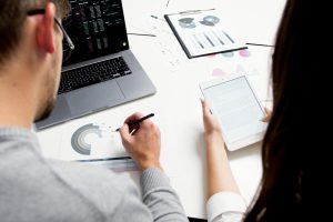 What You Need to Know Before Hiring a Digital Marketing Agency 💼📈🤔