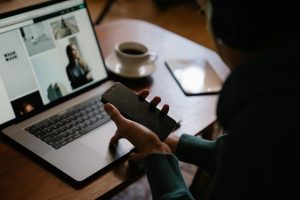 How Voice Search is Reshaping Mobile SEO in 2025