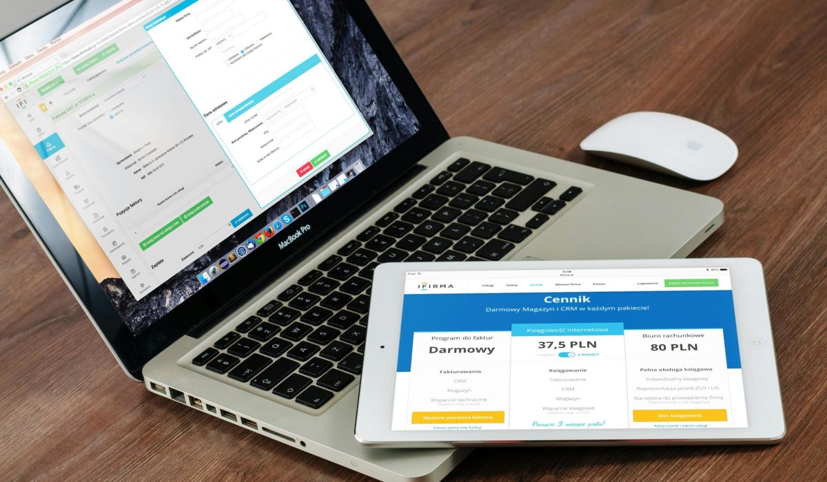 How to Turn Website Visitors into Paying SEO Clients in 2025