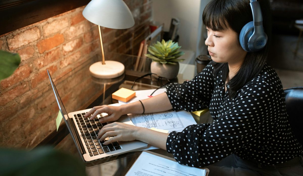 How to Get Your First 5 Clients as a Freelancer